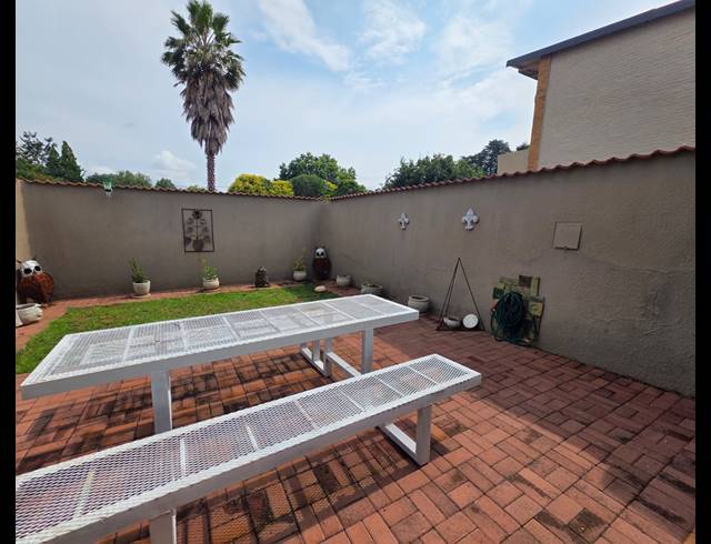 3 BEDROOM TOWNHOUSE FOR SALE IN THREE RIVERS
